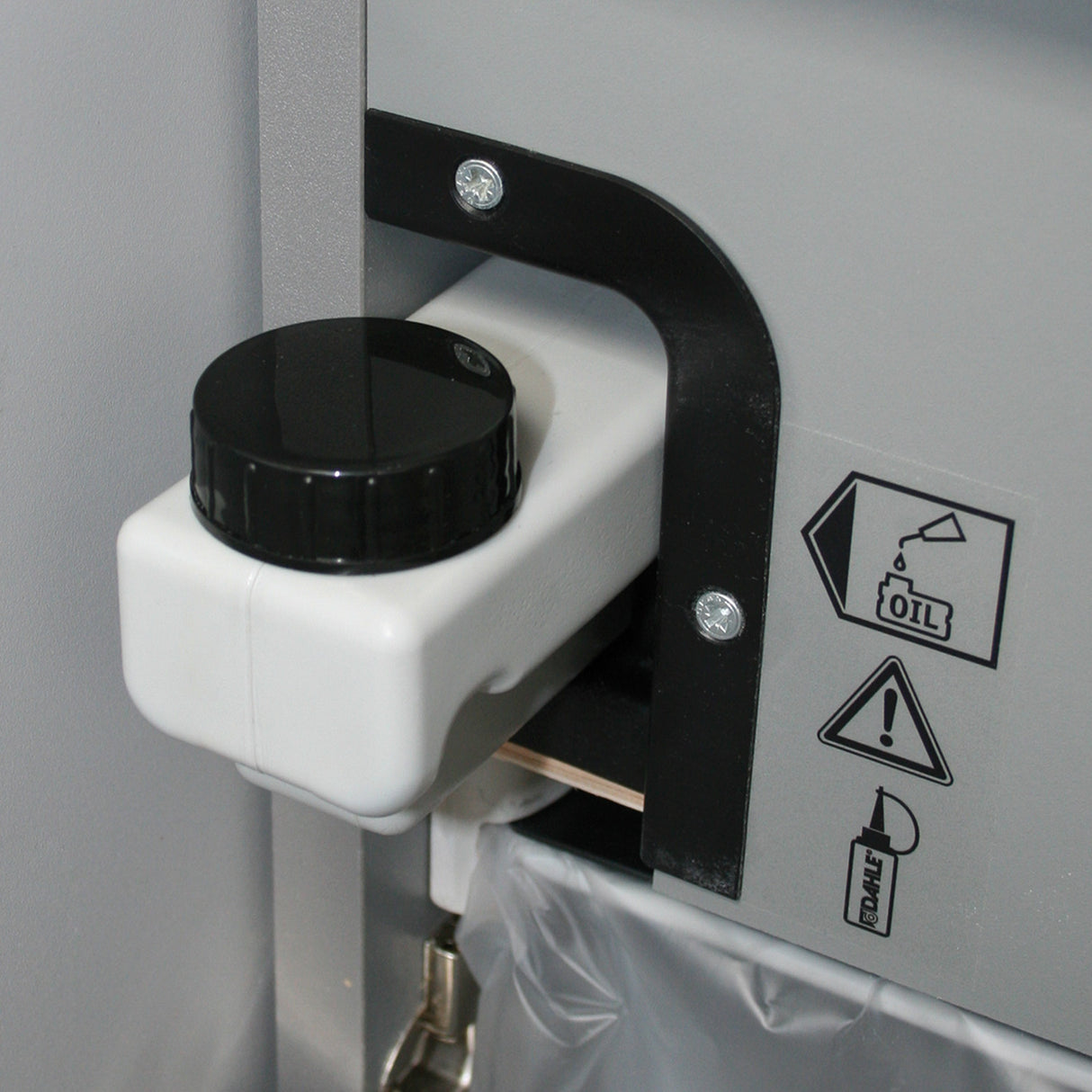 Dahle_606air_41330_Oeltank